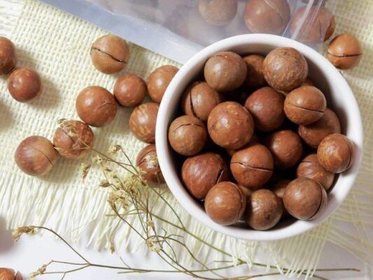 Mắc ca tách nứt